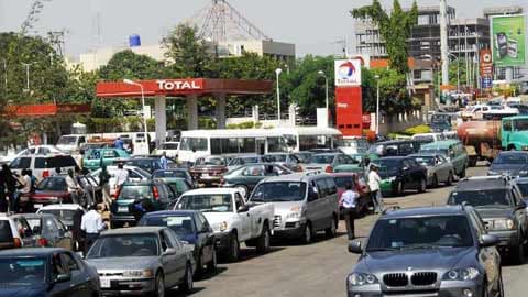 Fuel Scarcity Worsens Across Nigeria As Petrol Prices Surge Beyond N1,000 Per Litre