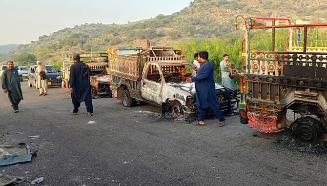 Deadly attacks in south-western Pakistan leave 33 dead
