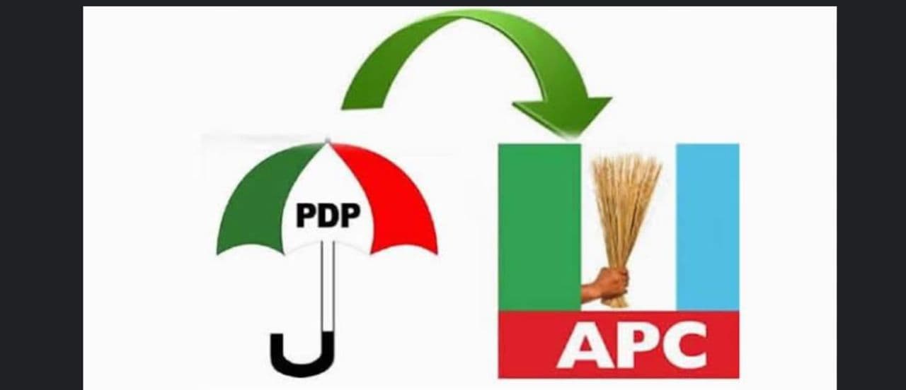 LAGOS PDP SPOKESMAN AND OTHER LEADERS DEFECT TO APC.